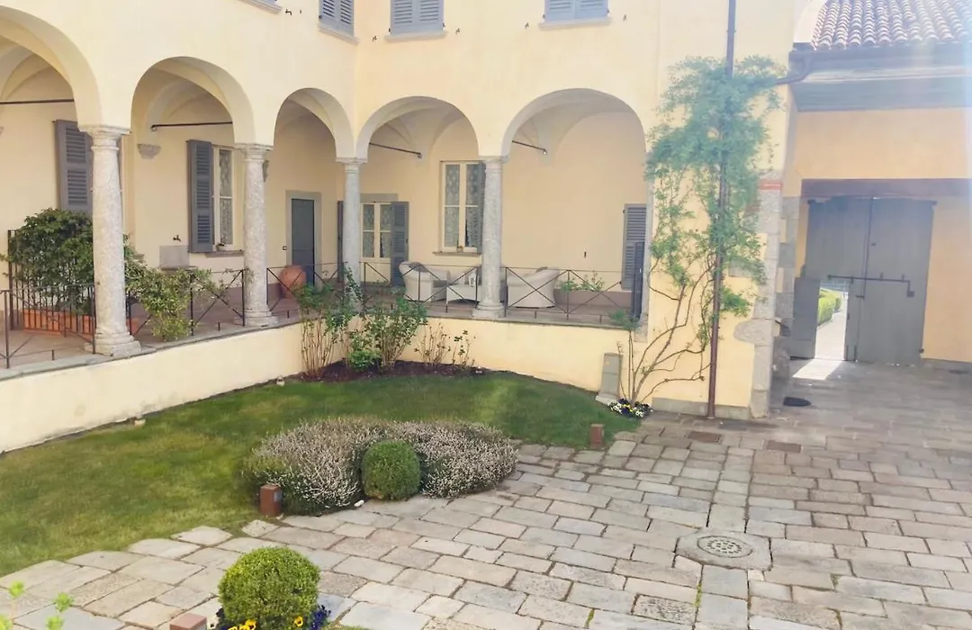 Villa Casati Italiana-1